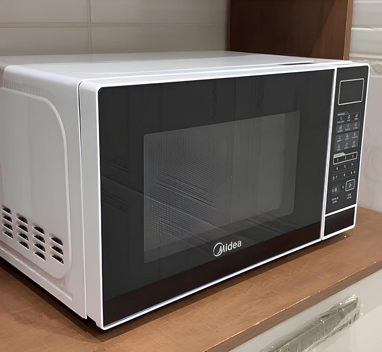 Microondas R1 BRANCO PORTA PRETA 20L MRAS21/MRAS22 (127)