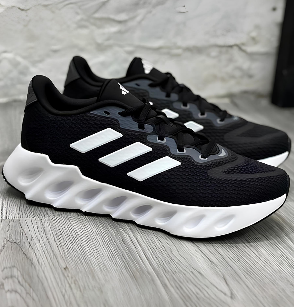 Tênis Adidas Switch Run Masculino - Preto+Branco